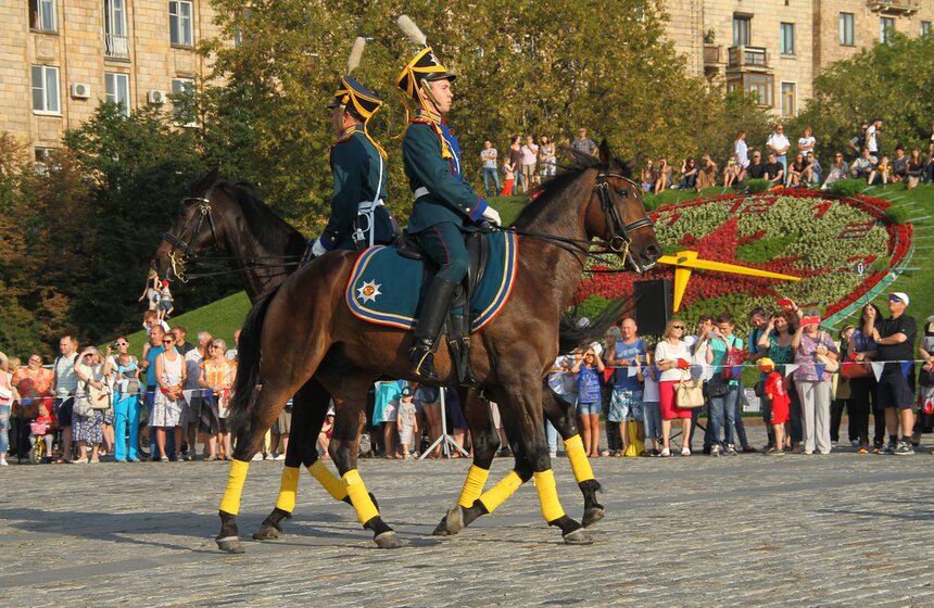 День Государственного флага отметили на Поклонной горе 16 фото