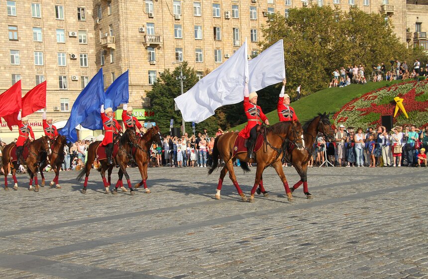 День Государственного флага отметили на Поклонной горе 19 фото