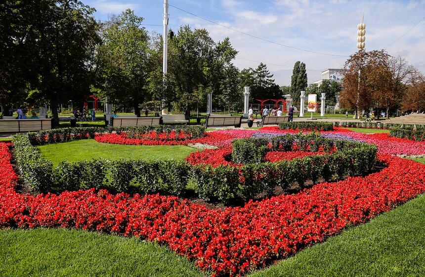 Исторические цветники ВДНХ 3 фото
