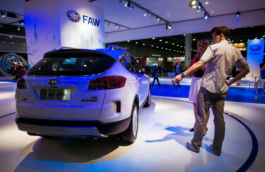 Московский международный автомобильный салон 15 фото