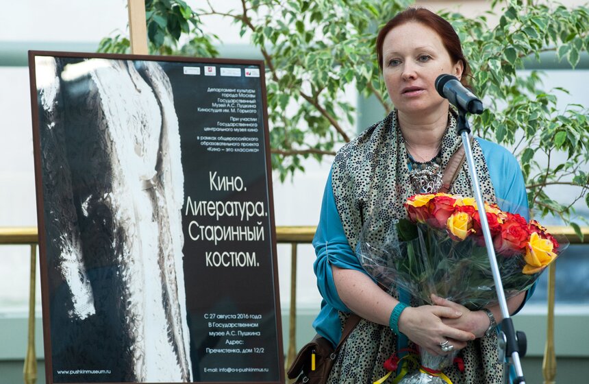 Выставка "Кино. Литература. Старинный костюм" открылась в Москве 8 фото