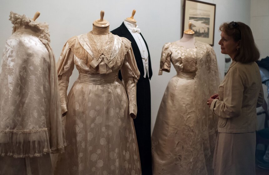 Выставка "Кино. Литература. Старинный костюм" открылась в Москве 21 фото