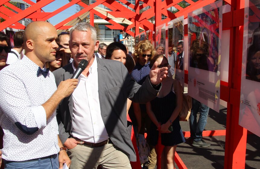 Выставка фотоконкурса "Планета Москва" открылась на ВДНХ 16 фото