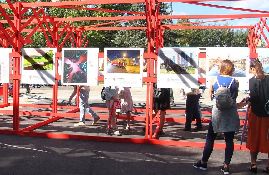 Выставка фотоконкурса "Планета Москва" открылась на ВДНХ 12 фото