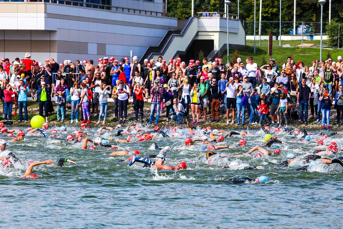 Триатлон центр крылатское. Триатлон центр. Триатлон центр. Триатлон центр лужники. Фотостудия спорт москва.