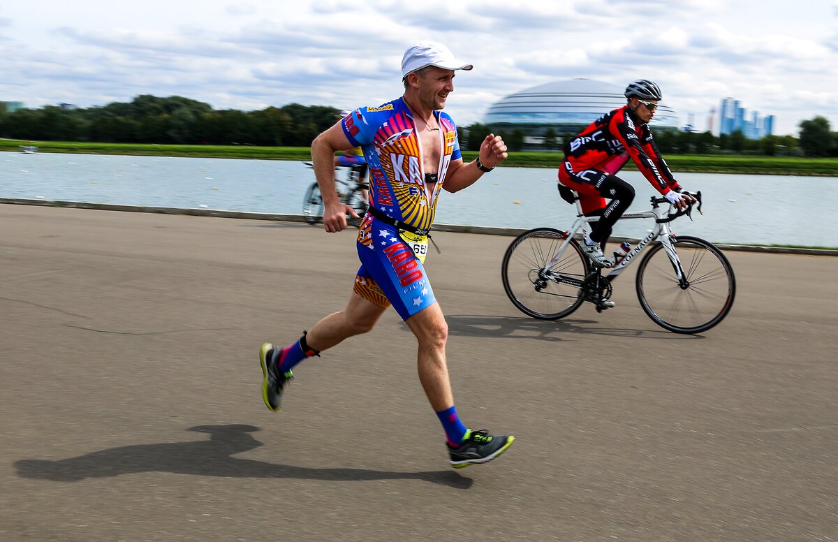 Гром триатлон. Гром триатлон. Ironman триатлон. Старт марафона. Триатлон гром фото.