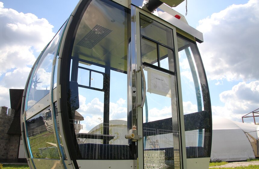 Как проходит монтаж кабинок колеса обозрения в парке "Сказка" 10 фото