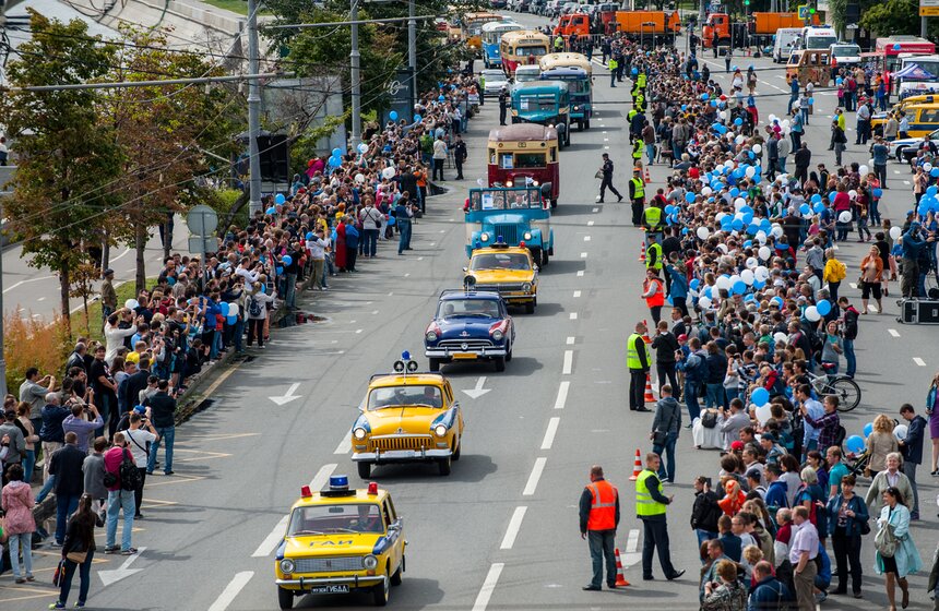 Праздник московского автобуса прошел в столице 17 фото
