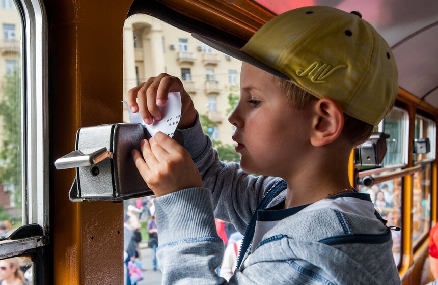 Праздник московского автобуса прошел в столице 20 фото