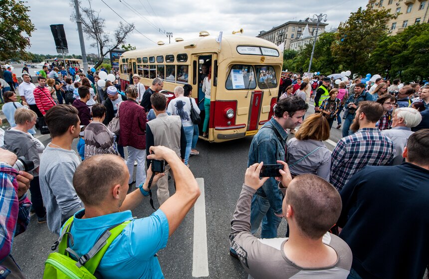 Праздник московского автобуса прошел в столице 18 фото