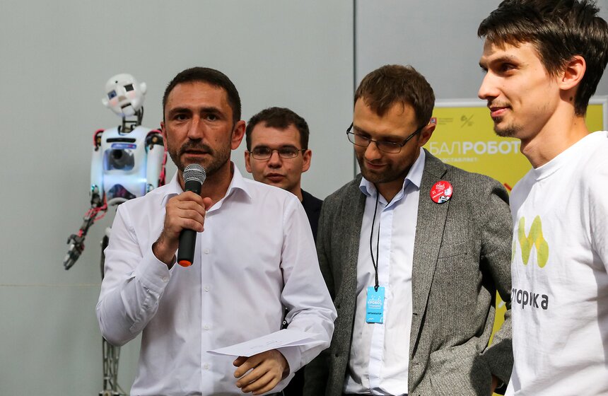 На ВДНХ прошло соревнование киборгов 20 фото