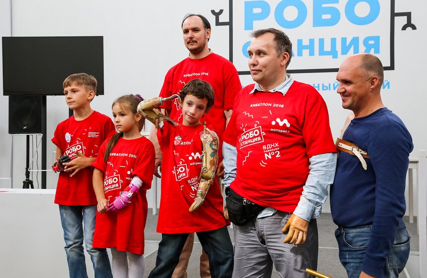 На ВДНХ прошло соревнование киборгов 19 фото