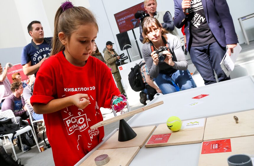 На ВДНХ прошло соревнование киборгов 7 фото