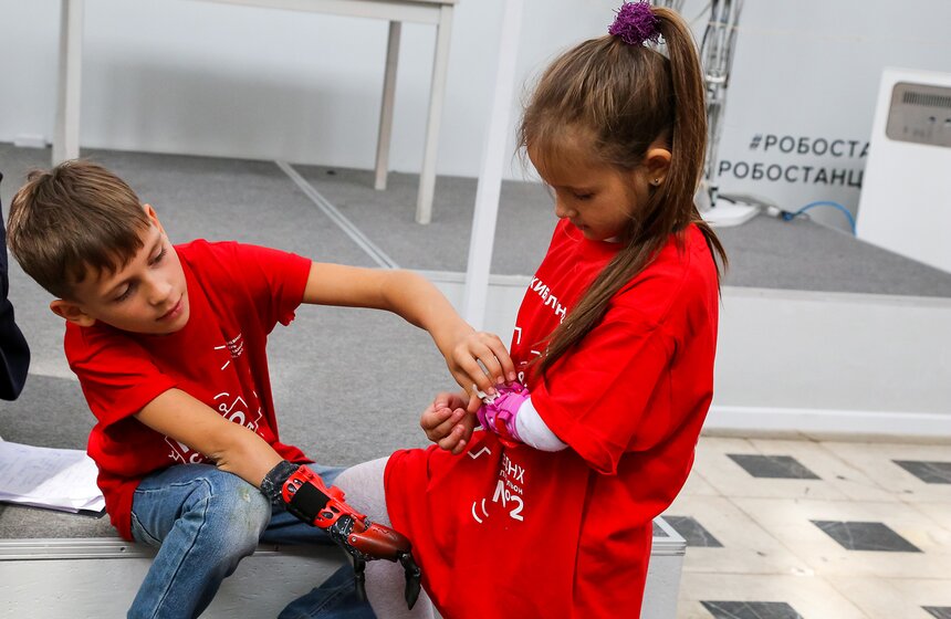 На ВДНХ прошло соревнование киборгов 17 фото