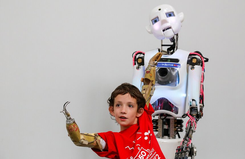 На ВДНХ прошло соревнование киборгов 11 фото