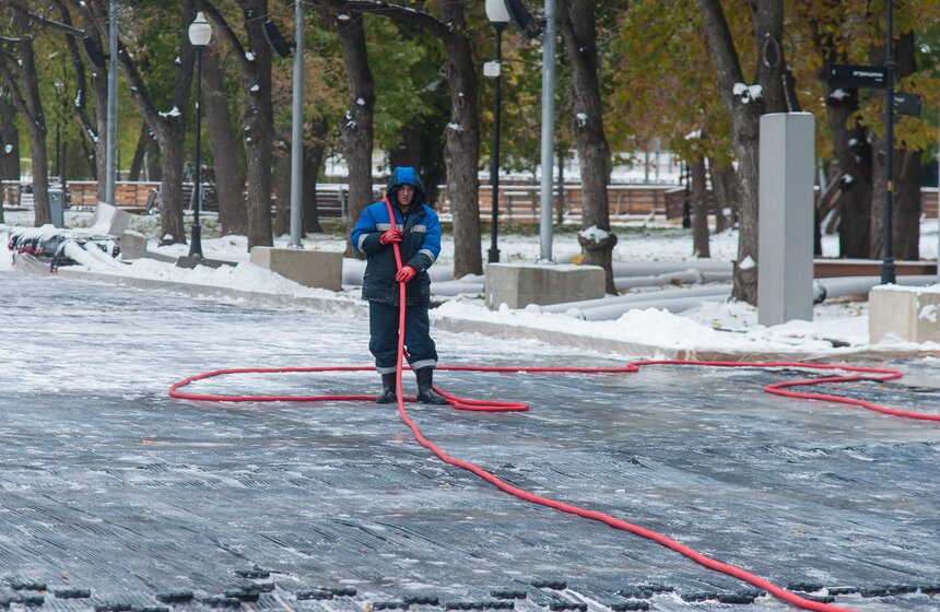 Каток в парке Горького готовят к открытию 13 фото