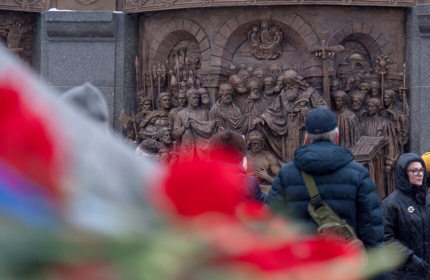 Памятник князю Владимиру открылся на Боровицкой площади 9 фото