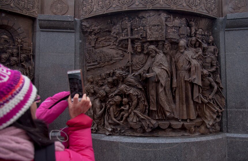 Памятник князю Владимиру открылся на Боровицкой площади 7 фото