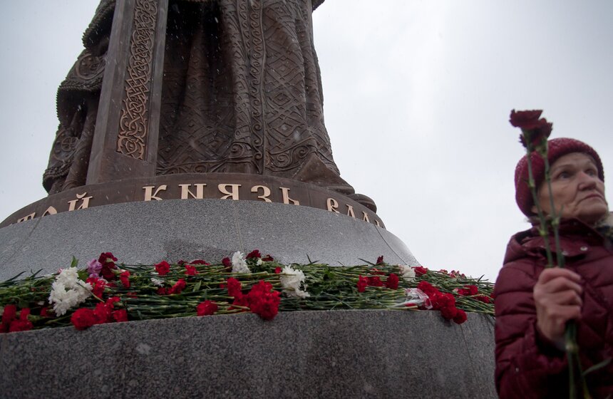 Памятник князю Владимиру открылся на Боровицкой площади 16 фото