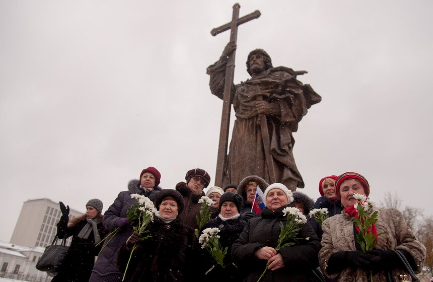 Памятник князю Владимиру открылся на Боровицкой площади 13 фото