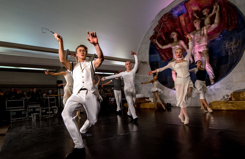 "Ночь искусств" прошла на станции метро "Полянка" 20 фото