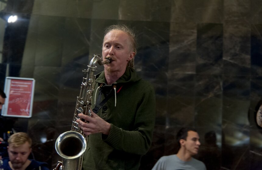 "Ночь искусств" прошла на станции метро "Маяковская" 11 фото