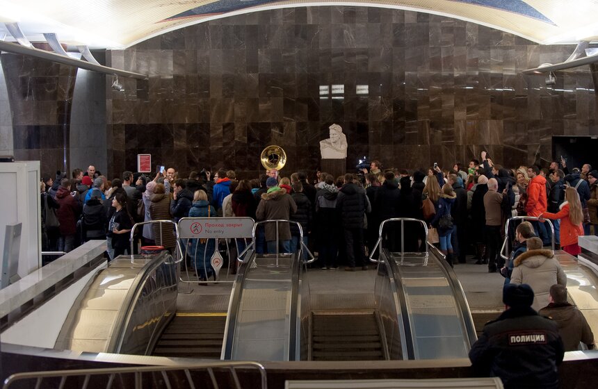 "Ночь искусств" прошла на станции метро "Маяковская" 21 фото