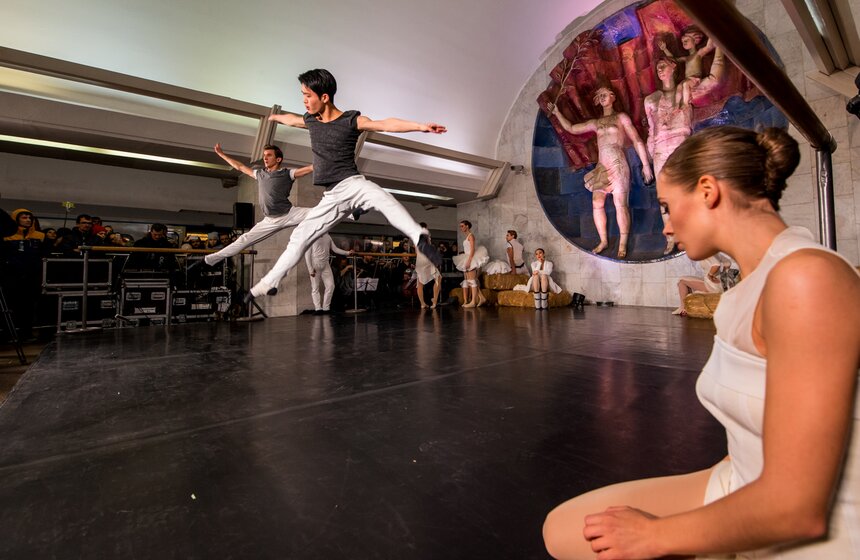 "Ночь искусств" прошла на станции метро "Полянка" 12 фото