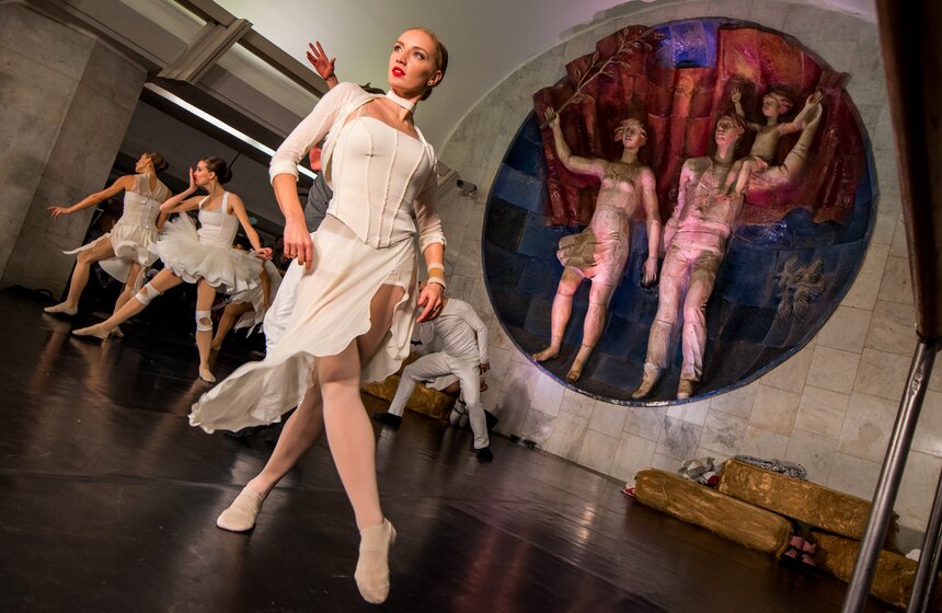 "Ночь искусств" прошла на станции метро "Полянка" 13 фото