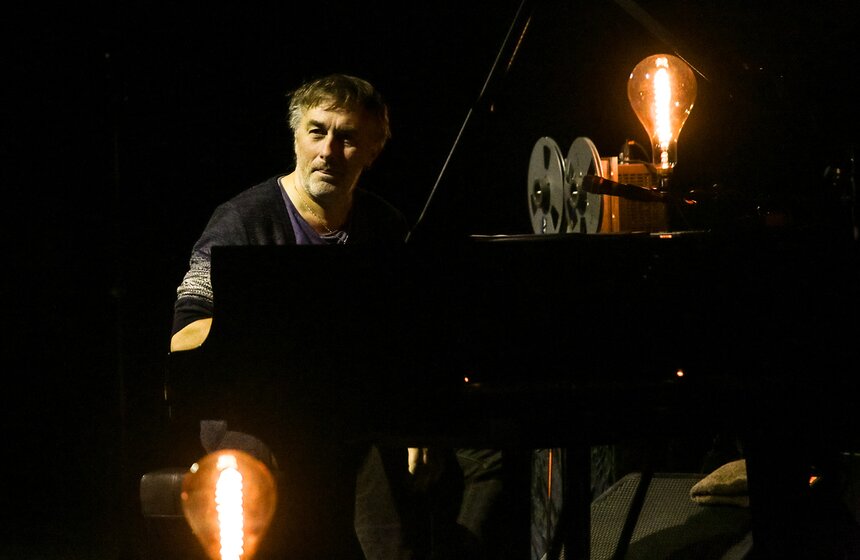 Концерт Яна Тирсена в "Крокус Сити Холле" 4 фото