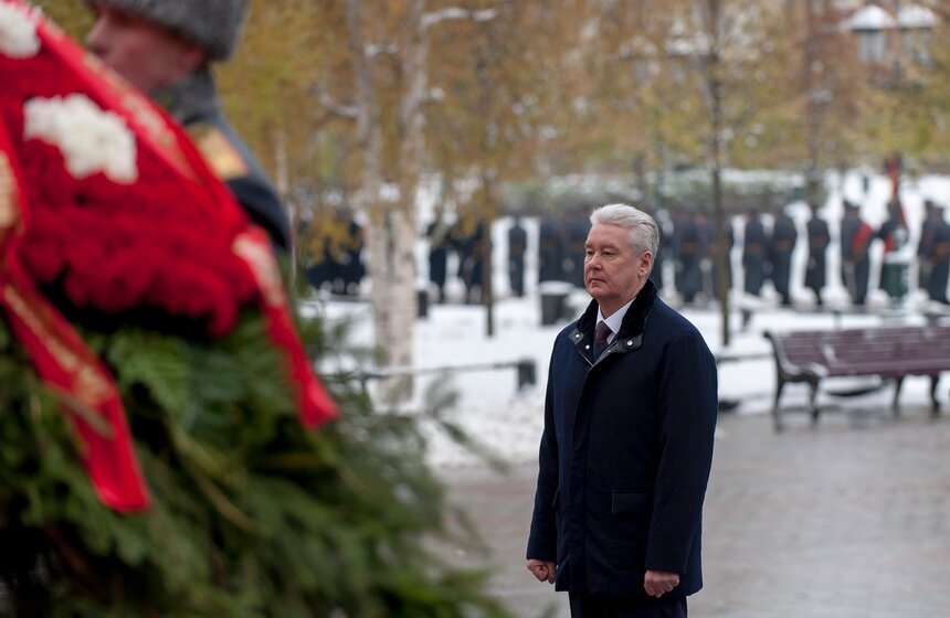Возложение цветов к Могиле Неизвестного солдата 7 фото