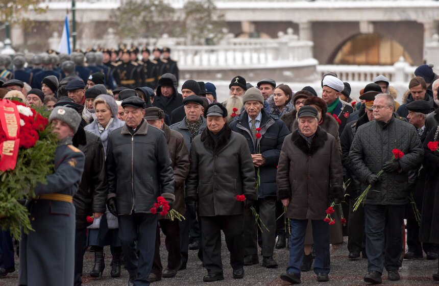 Возложение цветов к Могиле Неизвестного солдата 6 фото