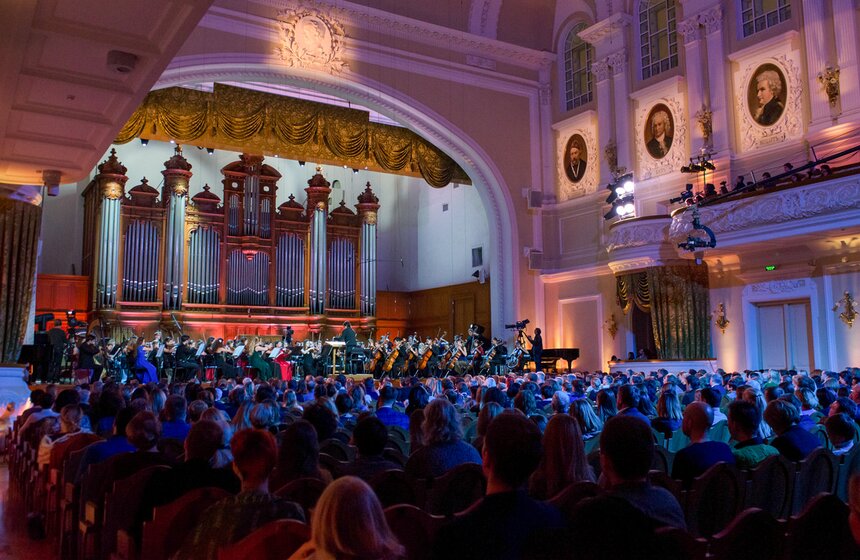 Юношеский оркестр Башмета выступил с Константином Хабенским 19 фото