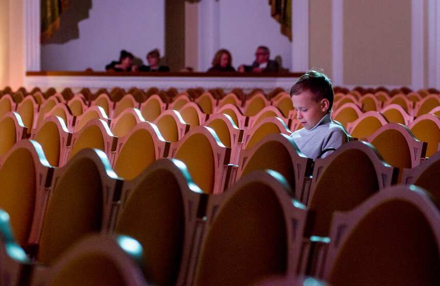 Юношеский оркестр Башмета выступил с Константином Хабенским 15 фото