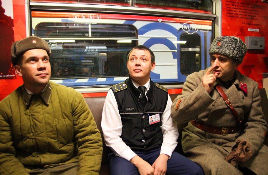 Тематический поезд "Великие полководцы" запустили в метро 7 фото