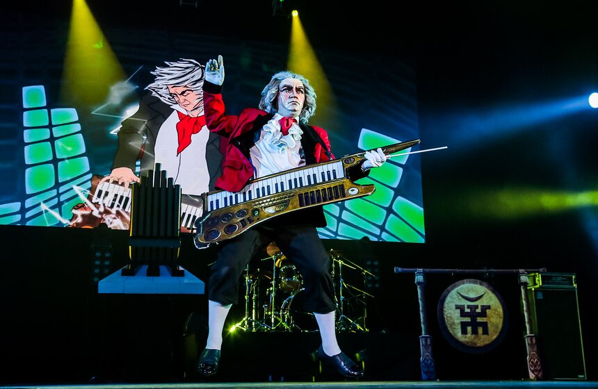 Концерт группы "Пикник" в "Крокус Сити Холле" 24 фото