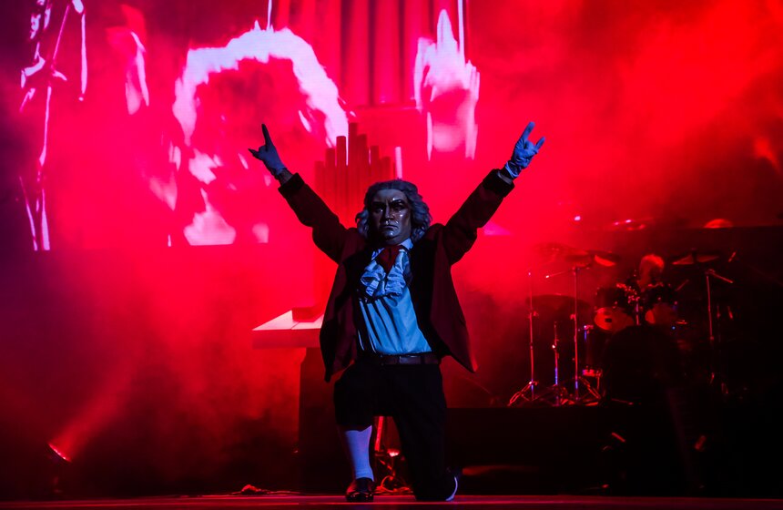 Концерт группы "Пикник" в "Крокус Сити Холле" 12 фото