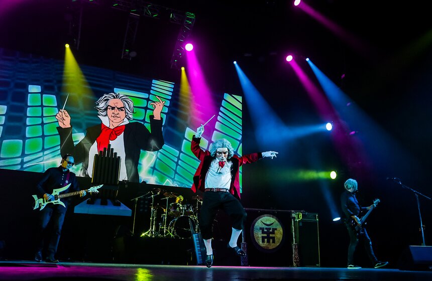 Концерт группы "Пикник" в "Крокус Сити Холле" 21 фото