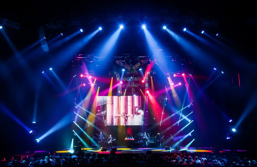 Концерт группы "Пикник" в "Крокус Сити Холле" 15 фото