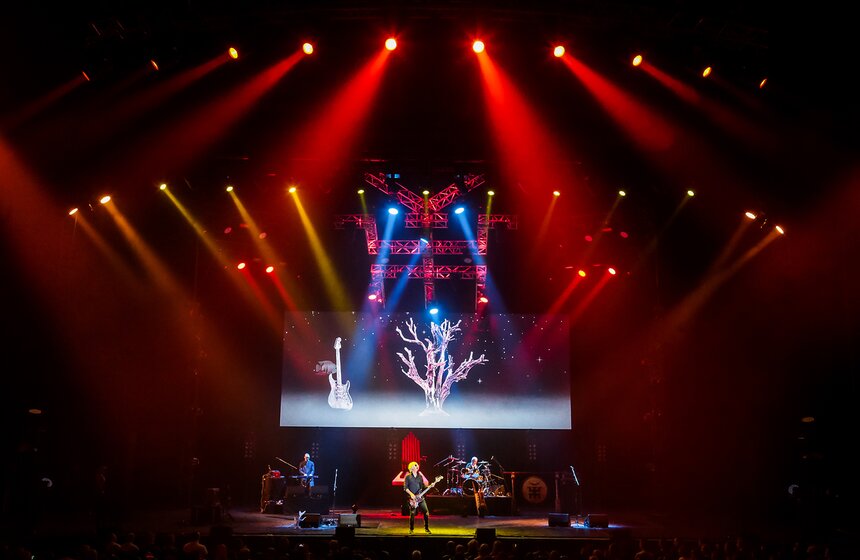 Концерт группы "Пикник" в "Крокус Сити Холле" 19 фото