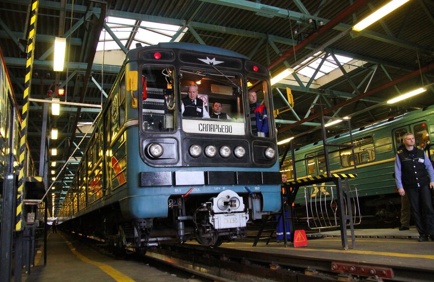 Тематический поезд "Великие полководцы" запустили в метро 25 фото