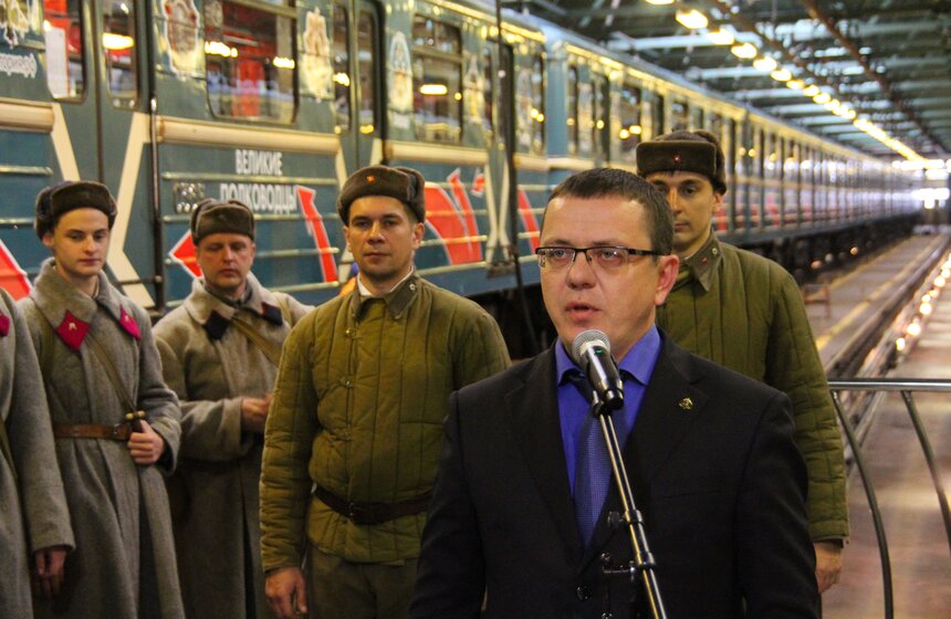 Тематический поезд "Великие полководцы" запустили в метро 13 фото