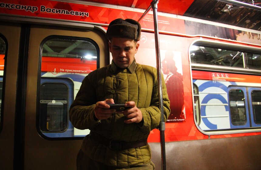 Тематический поезд "Великие полководцы" запустили в метро 9 фото