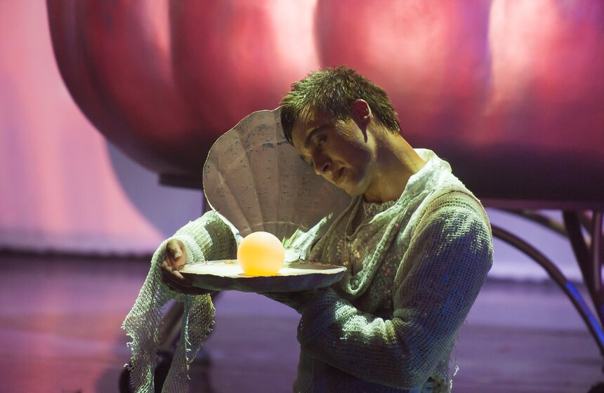 Шоу "Человек-амфибия" представили на сцене Мюзик-Холла 25 фото
