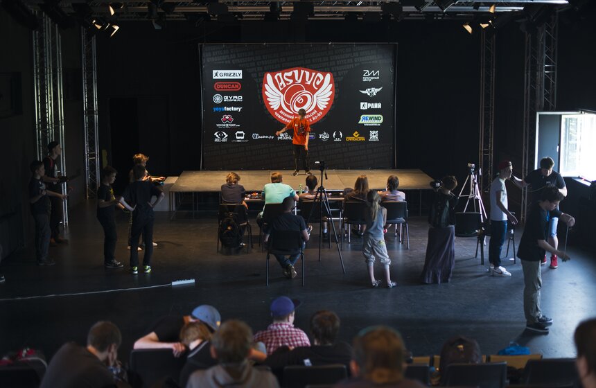 Фестиваль игр и игрушек проходит в Культурном центре ЗИЛ 15 фото