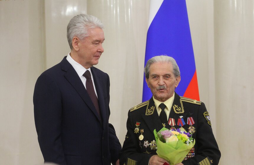 Мэр вручил памятные знаки участникам обороны Москвы 1941 года 12 фото