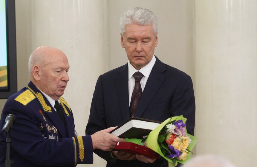 Мэр вручил памятные знаки участникам обороны Москвы 1941 года 23 фото