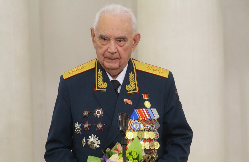 Мэр вручил памятные знаки участникам обороны Москвы 1941 года 21 фото