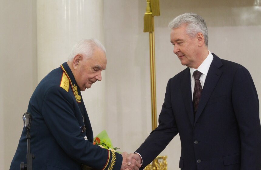 Мэр вручил памятные знаки участникам обороны Москвы 1941 года 22 фото