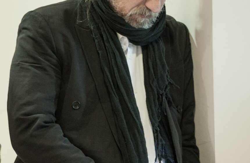 Семь литографий Эрика Булатова представили в Мастерской Фоменко 21 фото